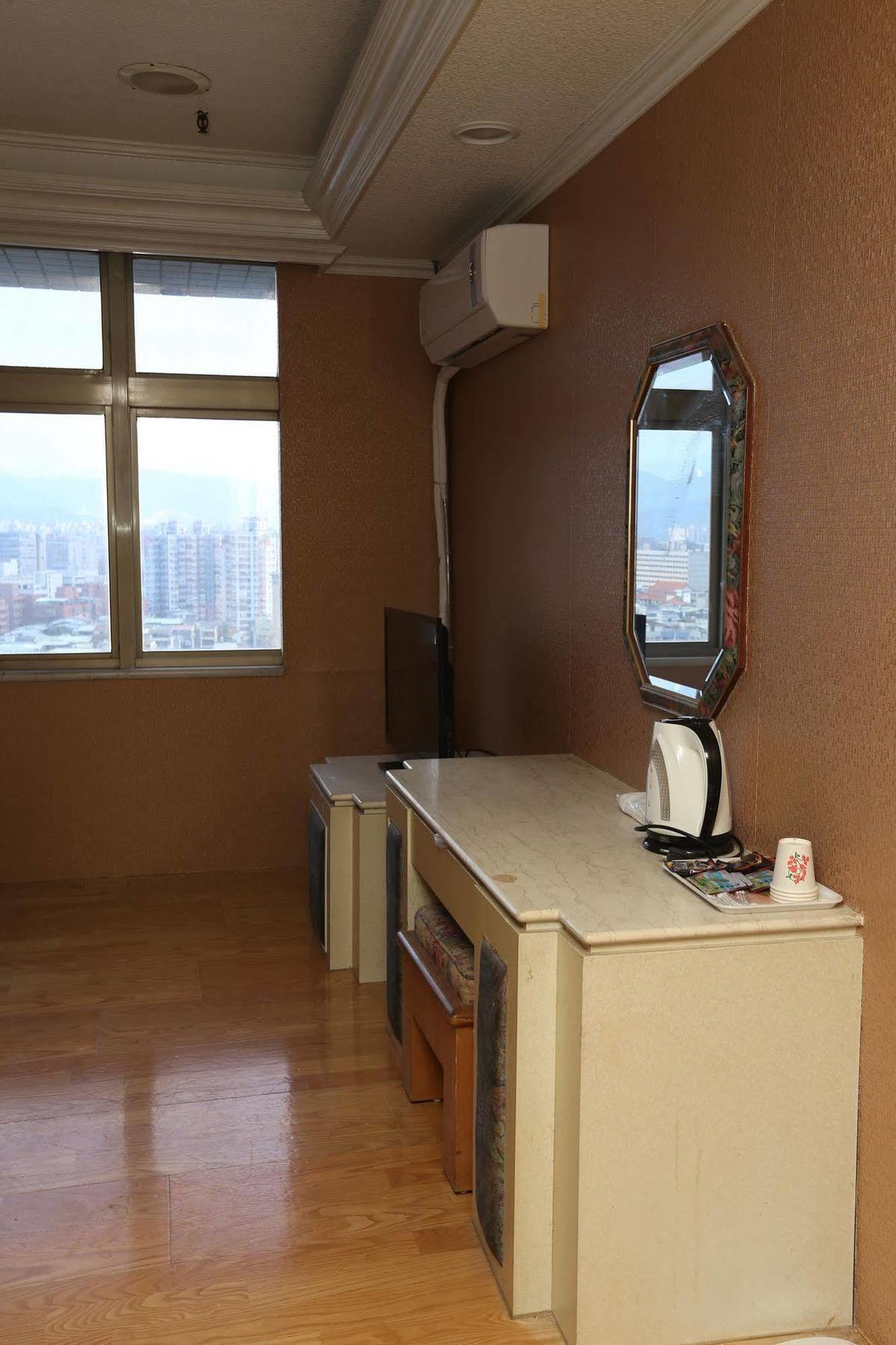 Banciaoking Hotel Taipei Exterior photo